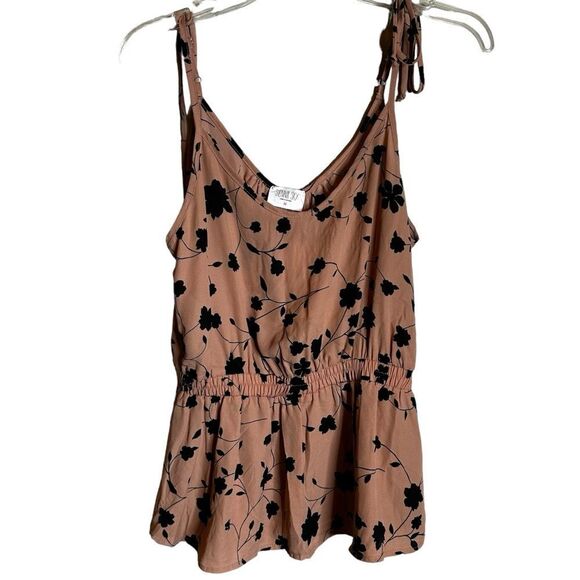 NWT Sienna Sky size medium spaghetti strap peplum top - Picture 1 of 6